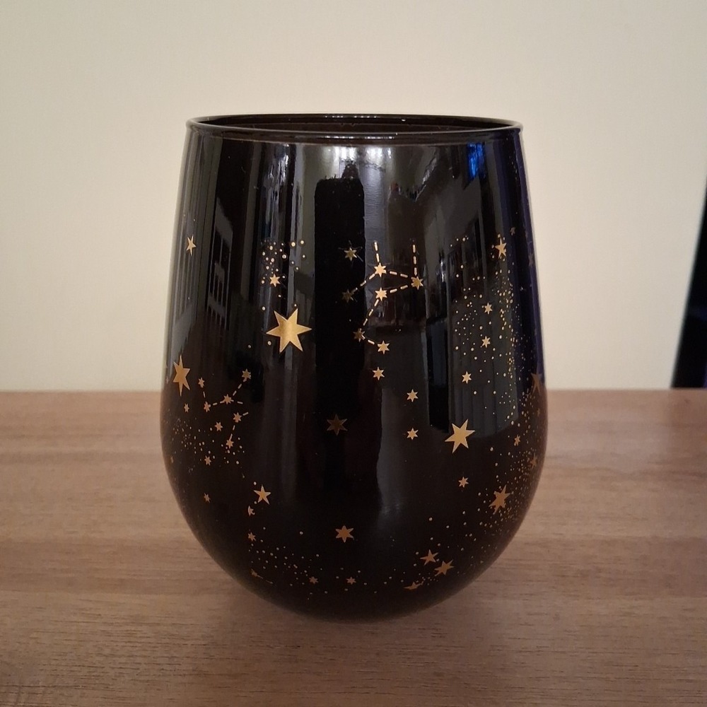 Seeing Stars" wine glass. Black Gold Zodiac. 16 Oz